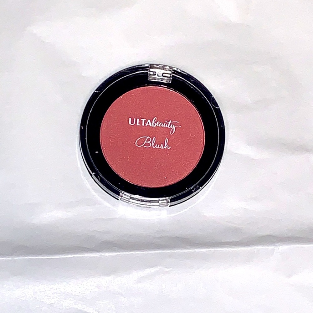 Ulta Makeup Bundle - Travel Size Eyeshadows, eye crayon, brow gel & blush. New! - Picture 4 of 10